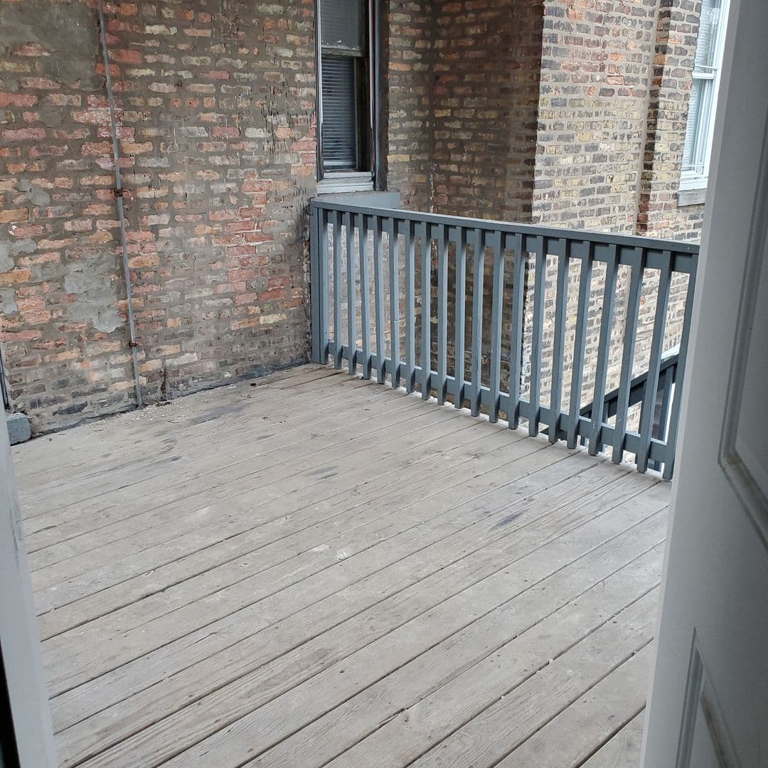 Chicago Apartment: 1007 N. Lavergne Ave