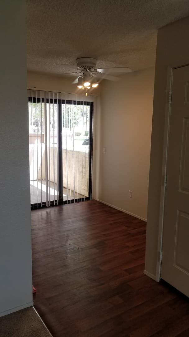 Fallbrook Apartment: 744 W Fallbrook St