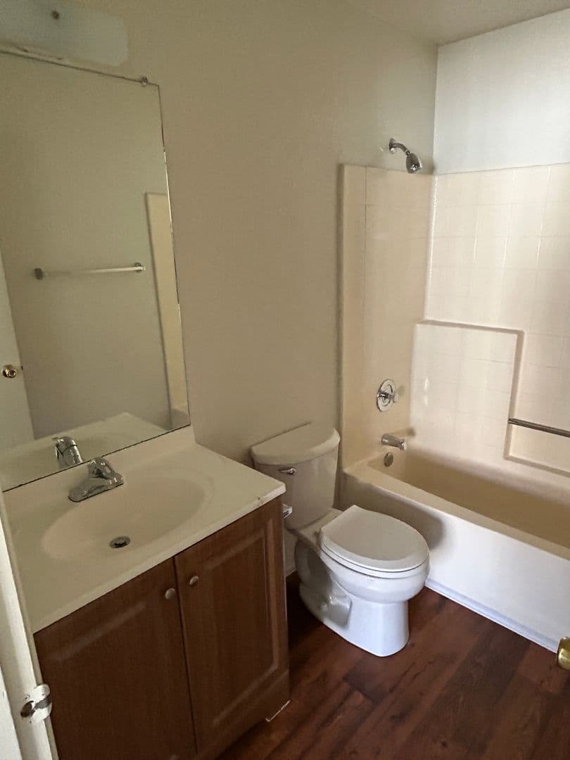Fallbrook Apartment: 744 W Fallbrook St