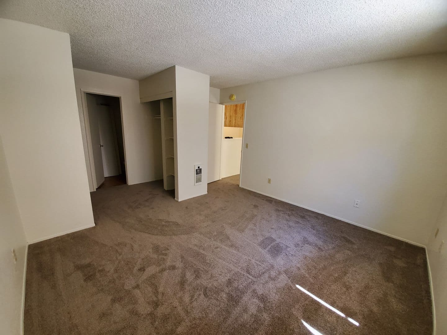 Fallbrook Apartment: 744 W Fallbrook St