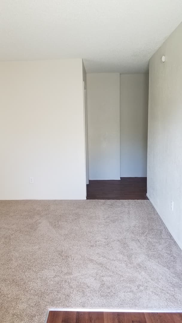 Fallbrook Apartment: 744 W Fallbrook St