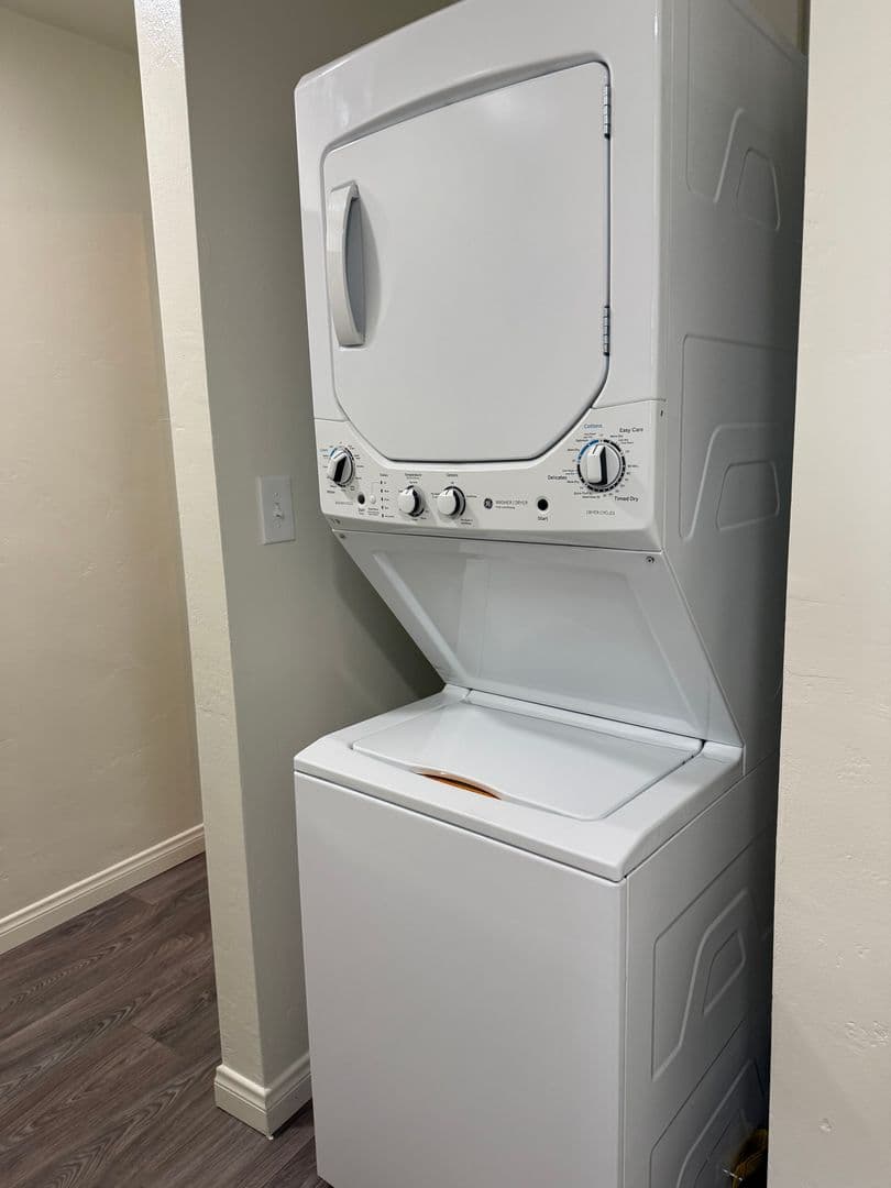 La Mesa Apartment: 7482 Mohawk Street