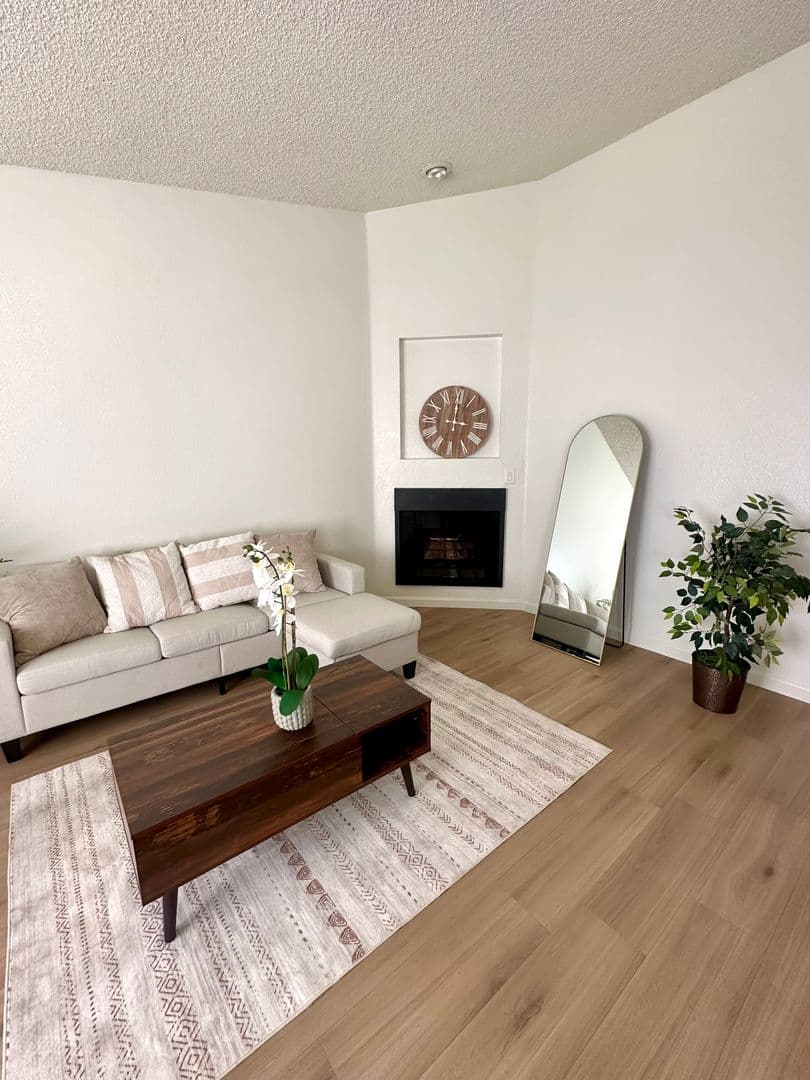 San Diego Apartment: 3175 Cauby St.