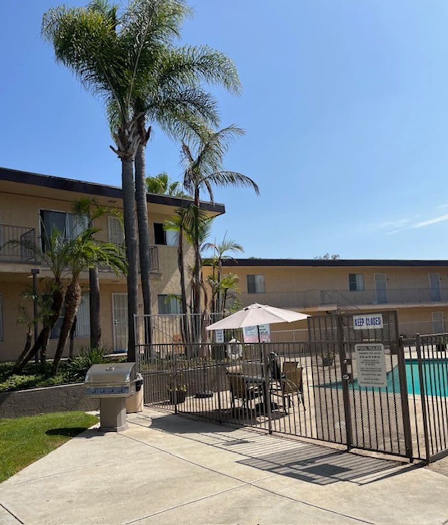 La Mesa Apartment: 7482 Mohawk Street