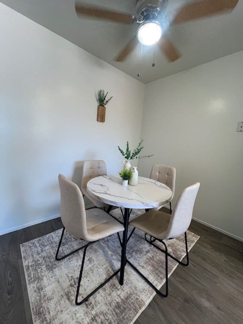 La Mesa Apartment: 7482 Mohawk Street
