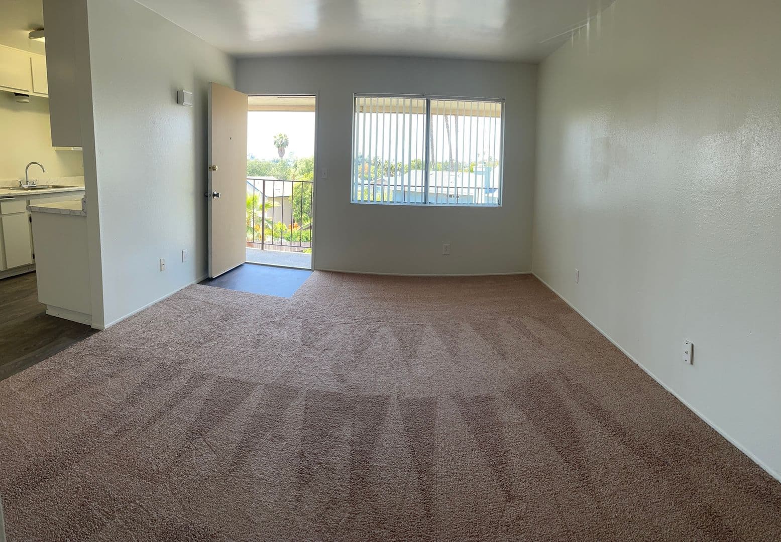 La Mesa Apartment: 7482 Mohawk Street