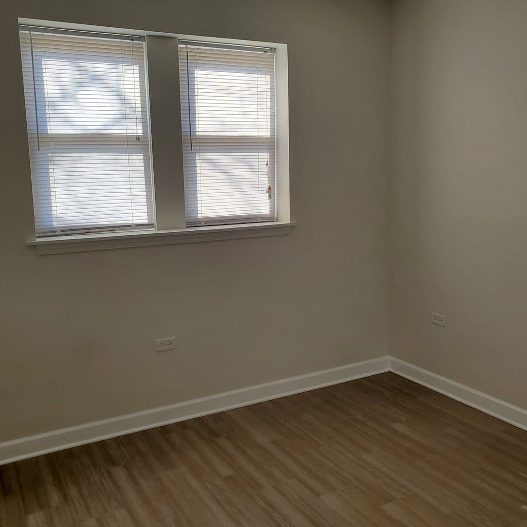 Park Ridge Apartment: 7-11 S. Chester Ave