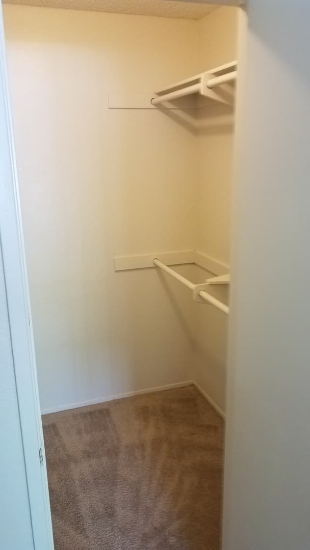 Fallbrook Apartment: 744 W Fallbrook St