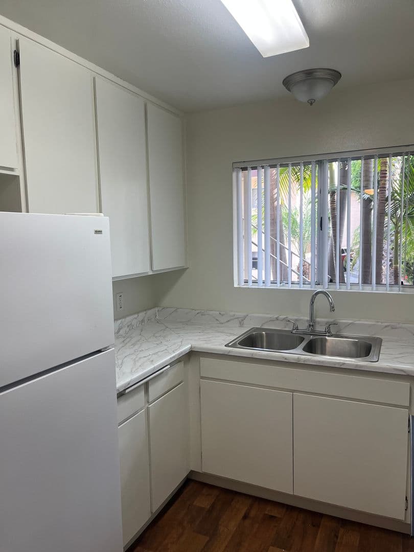 La Mesa Apartment: 7482 Mohawk Street