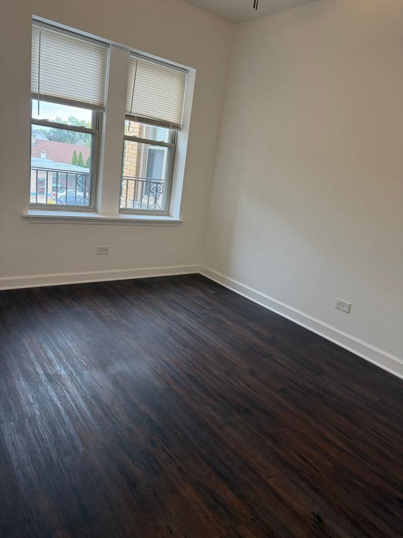 Park Ridge Apartment: 7-11 S. Chester Ave