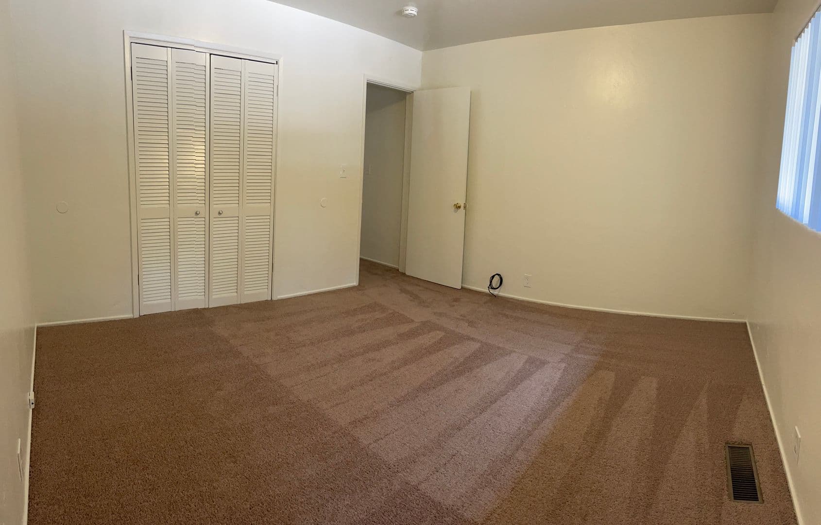 La Mesa Apartment: 7482 Mohawk Street