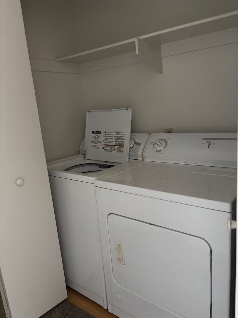 Fallbrook Apartment: 744 W Fallbrook St