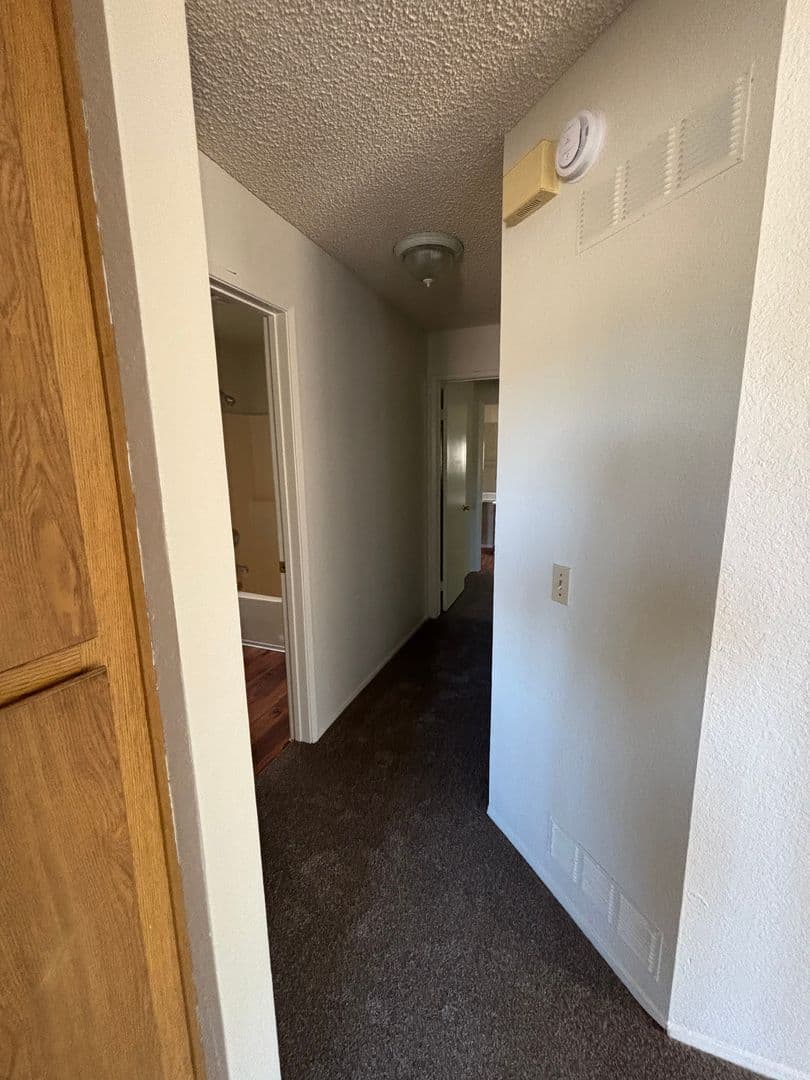 Fallbrook Apartment: 744 W Fallbrook St
