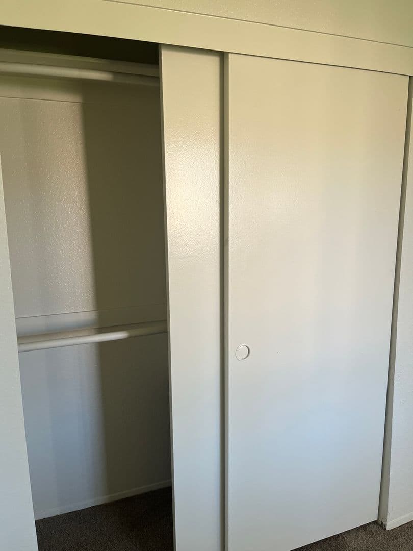 Fallbrook Apartment: 744 W Fallbrook St