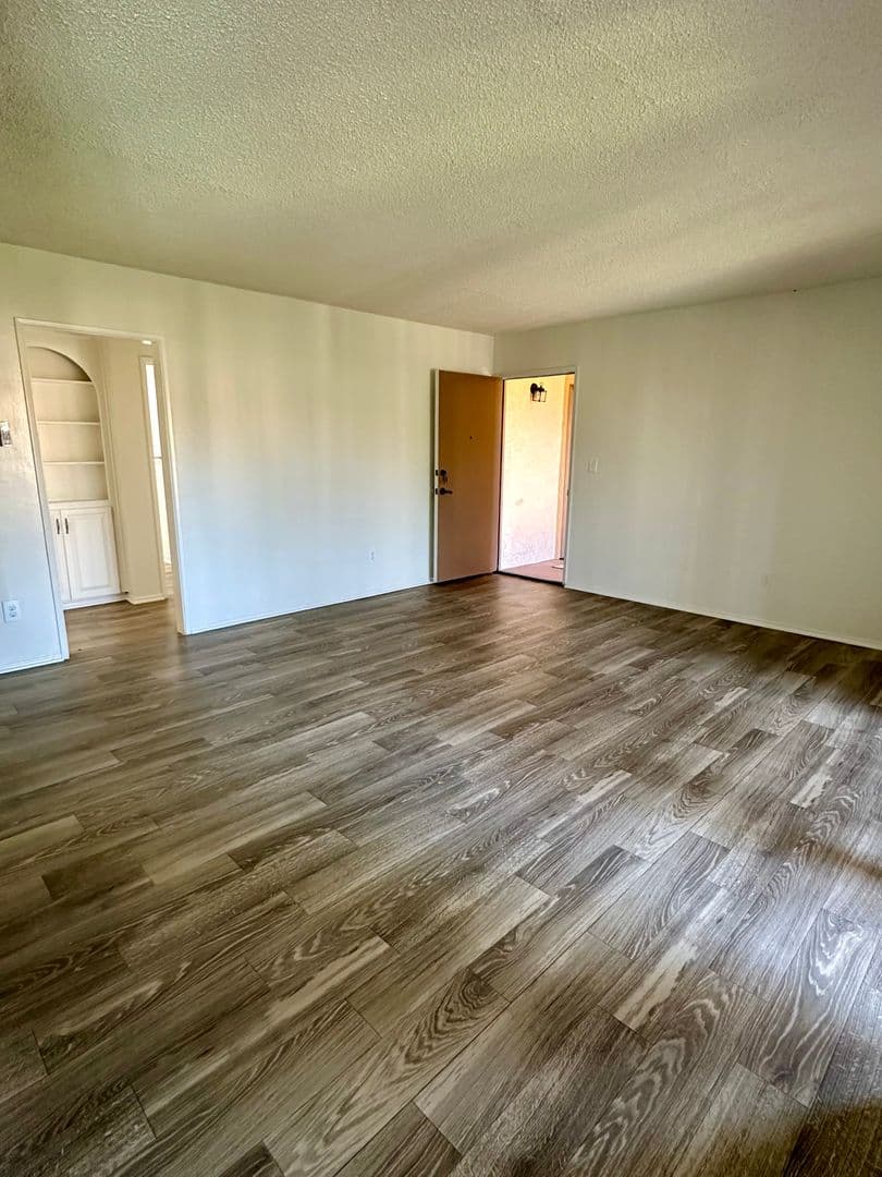 San Diego Apartment: 3175 Cauby St