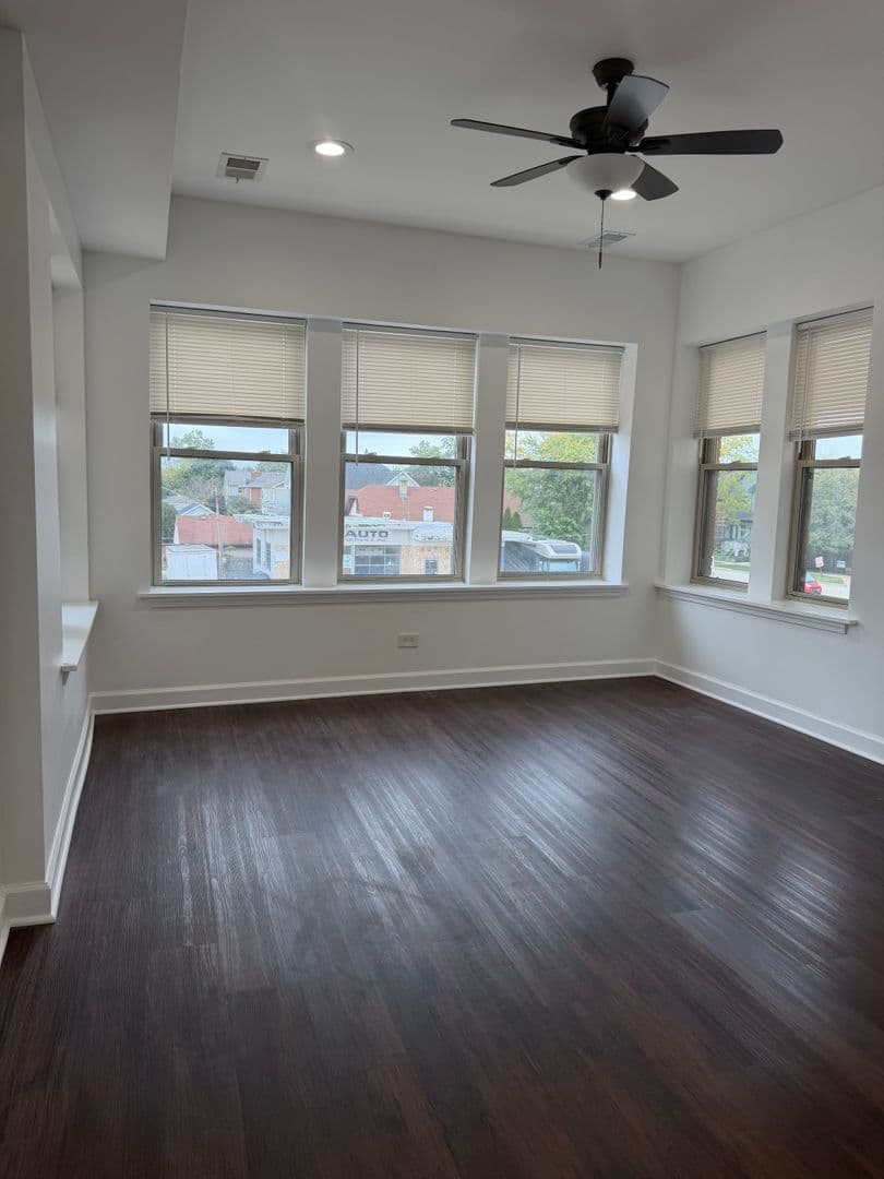 Park Ridge Apartment: 7-11 S. Chester Ave