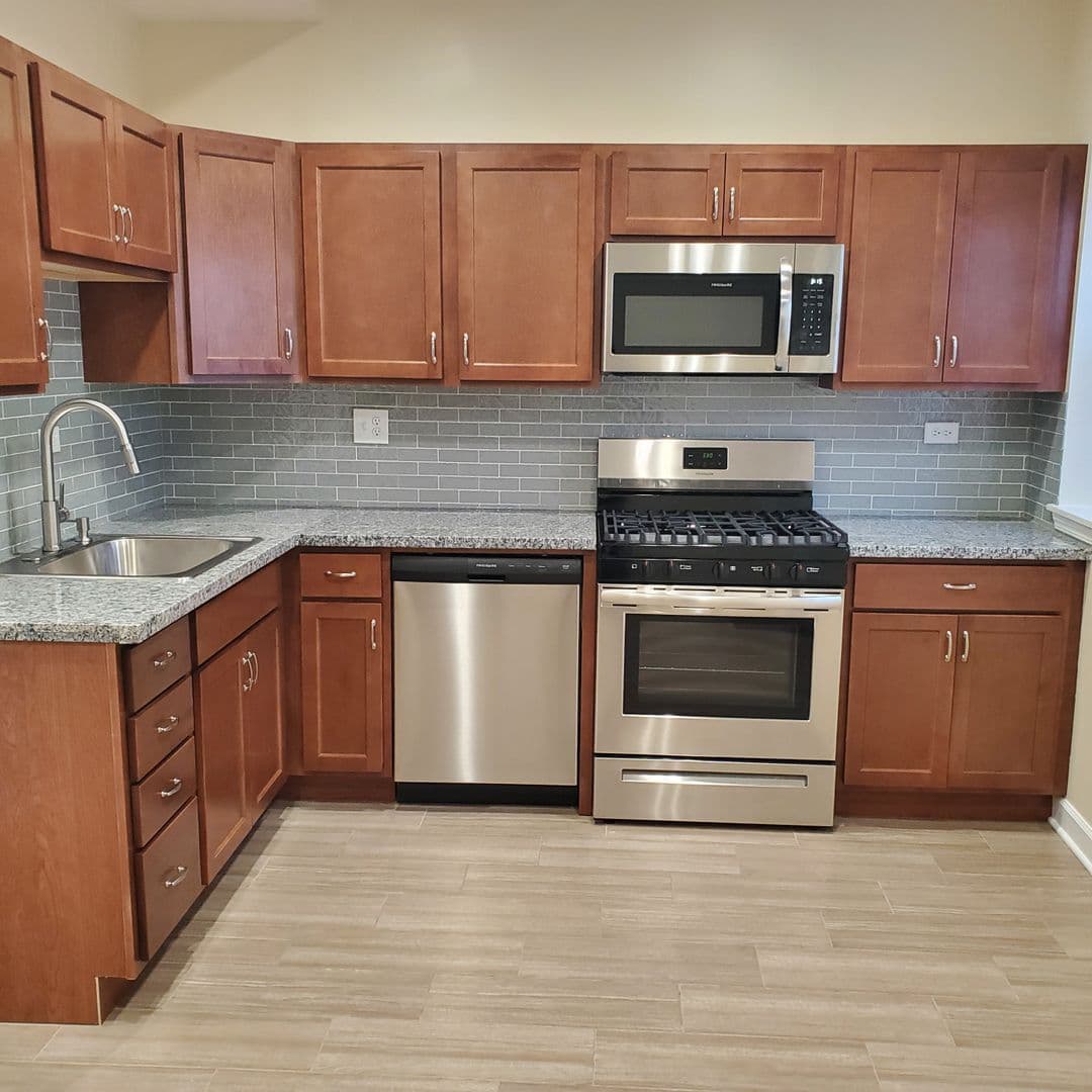 Park Ridge Apartment: 7-11 S. Chester Ave