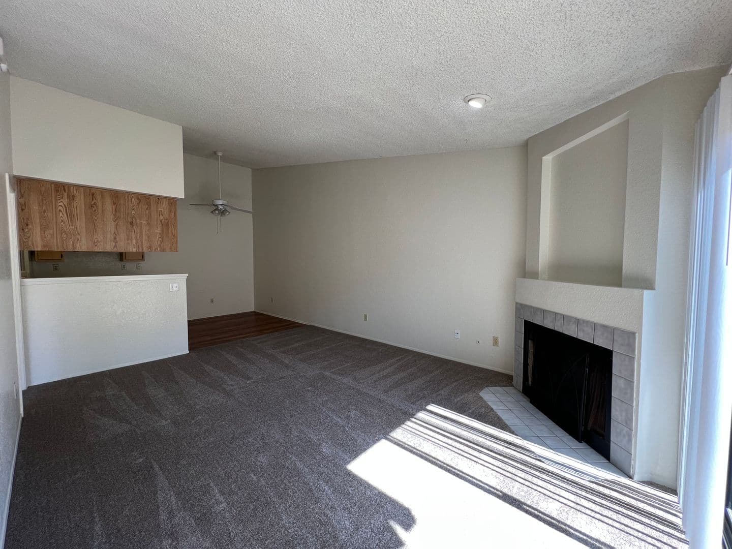 Fallbrook Apartment: 744 W Fallbrook St