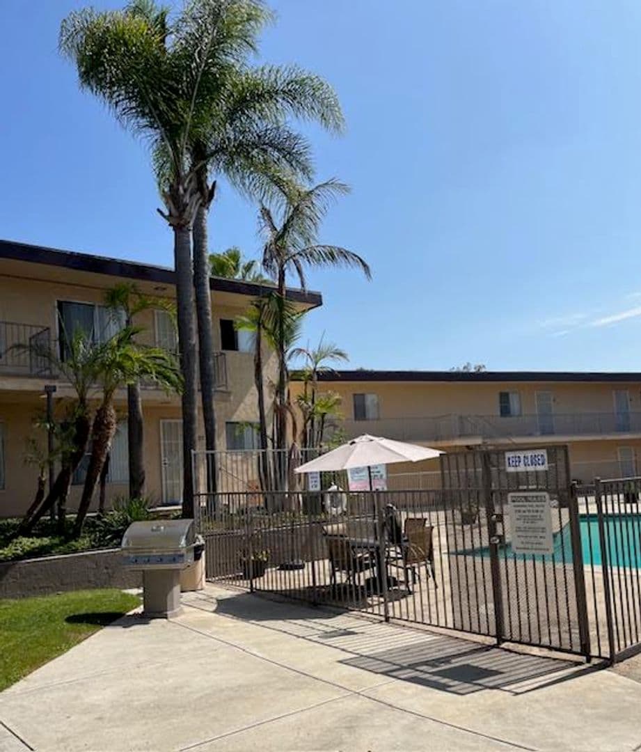 La Mesa Apartment: 7482 Mohawk Street
