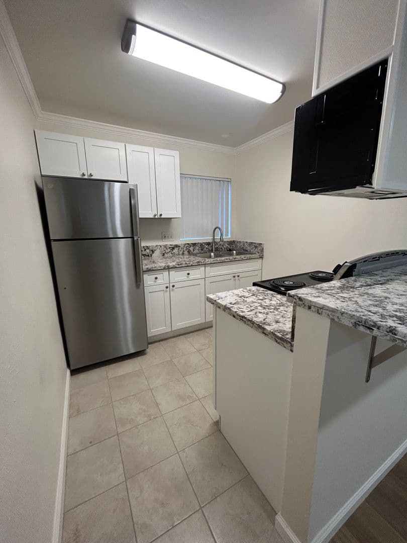 La Mesa Apartment: 7482 Mohawk Street