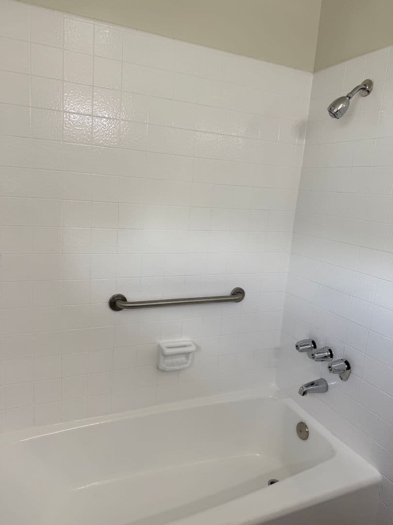 La Mesa Apartment: 7482 Mohawk Street