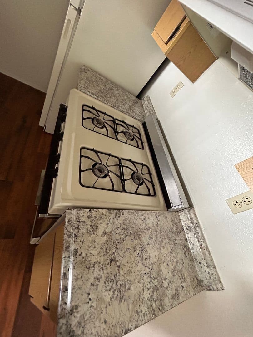 Fallbrook Apartment: 744 W Fallbrook St