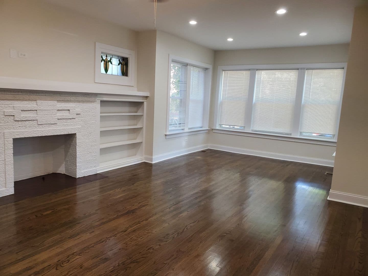 Chicago Apartment: 5027 W. Washington