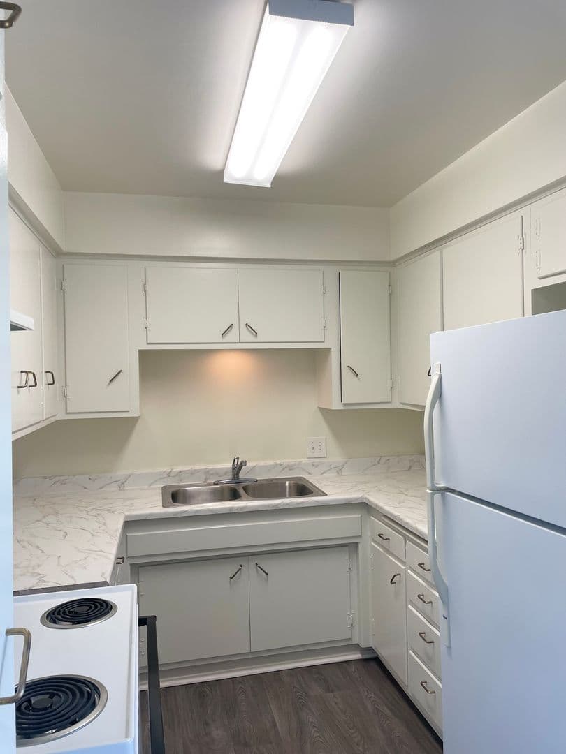La Mesa Apartment: 7482 Mohawk Street