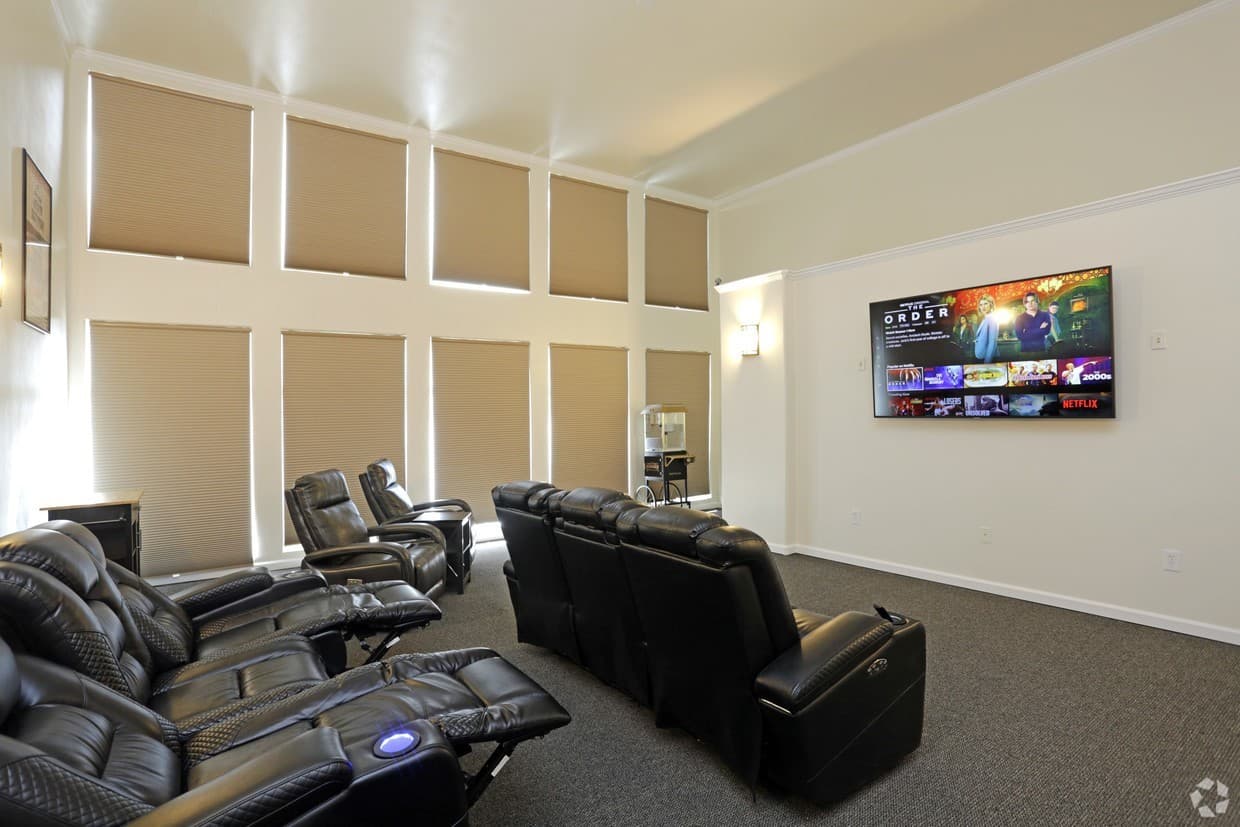 San Diego Apartment: 3175 Cauby St