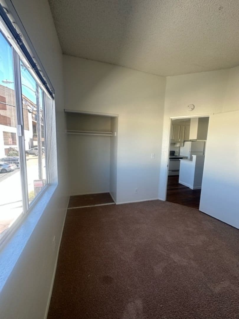 San Diego Apartment: 3175 Cauby St.