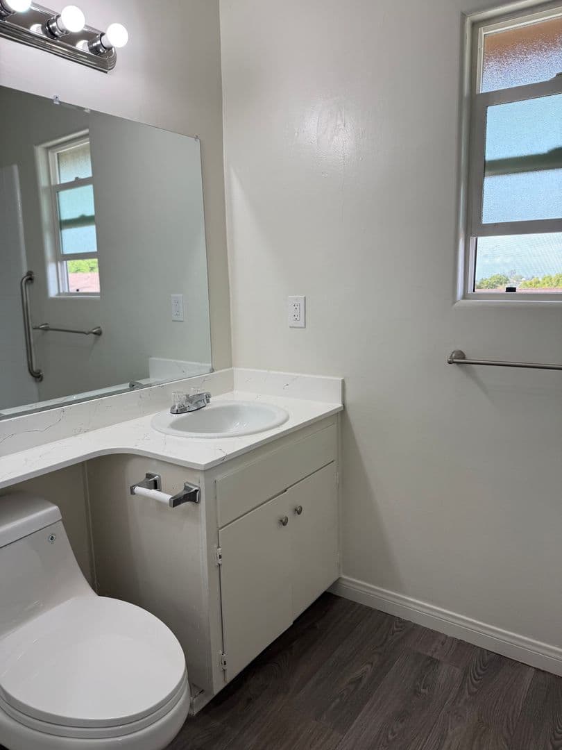 La Mesa Apartment: 7482 Mohawk Street