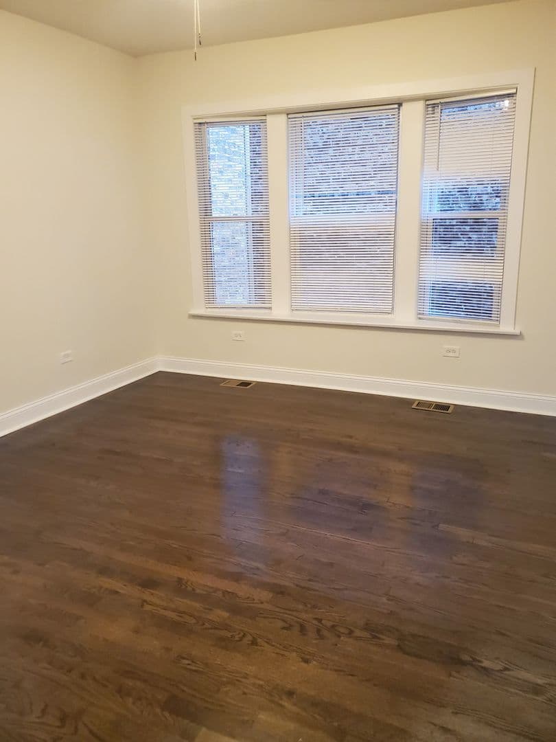 Chicago Apartment: 5027 W. Washington