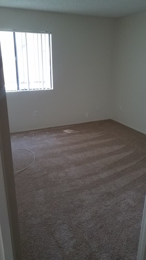 Fallbrook Apartment: 744 W Fallbrook St
