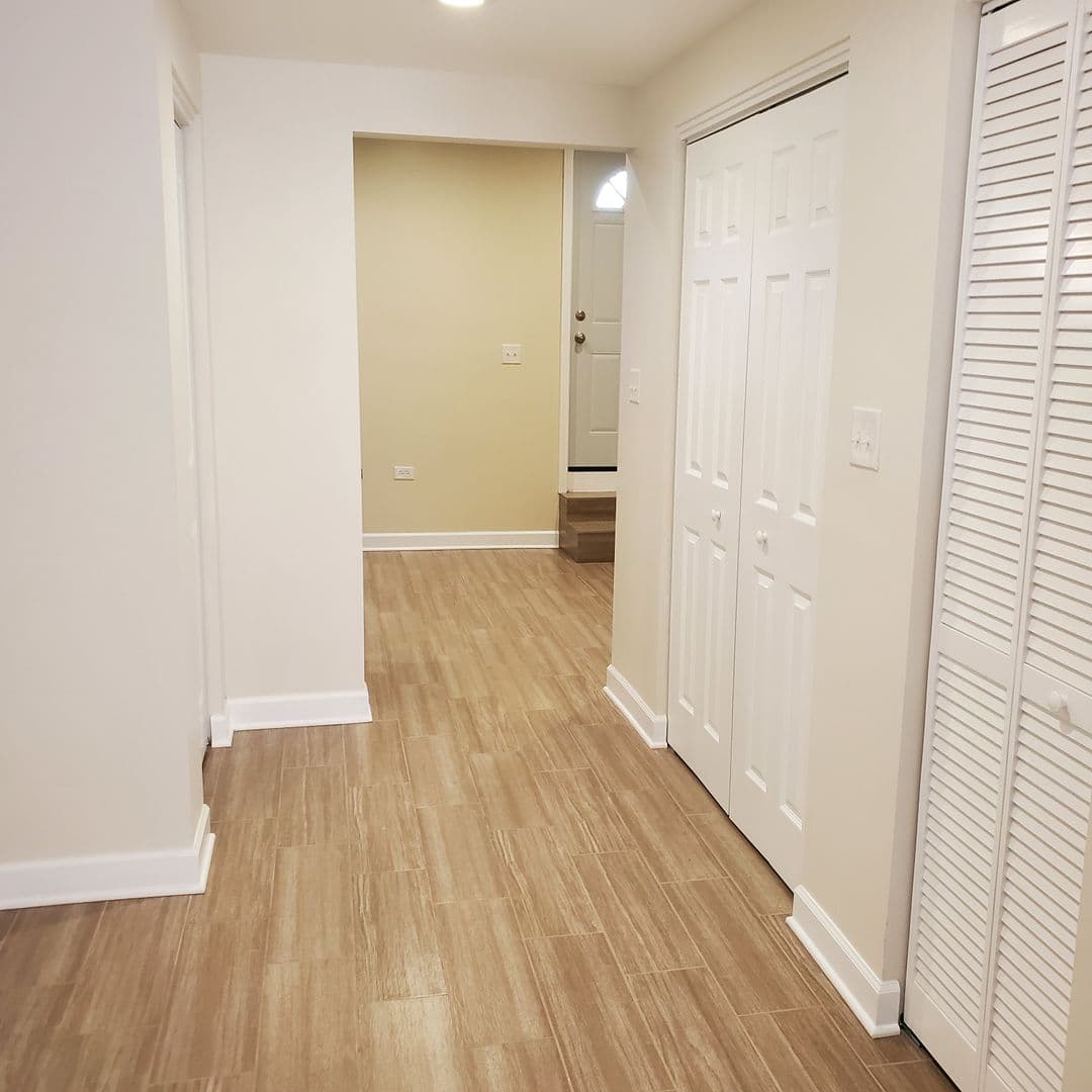 Park Ridge Apartment: 7-11 S. Chester Ave
