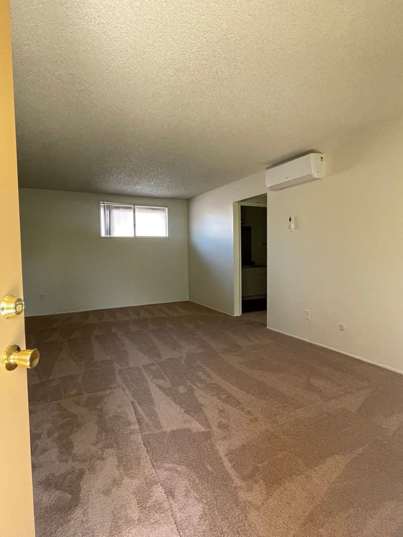 La Mesa Apartment: 7482 Mohawk Street