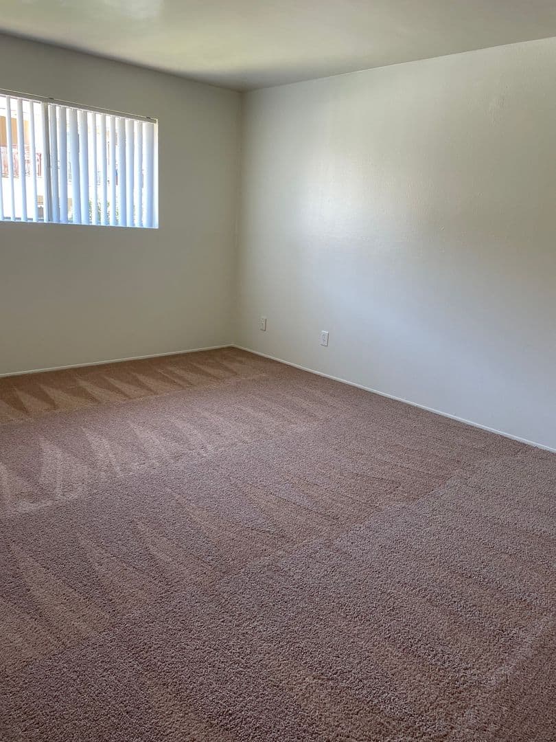 La Mesa Apartment: 7482 Mohawk Street