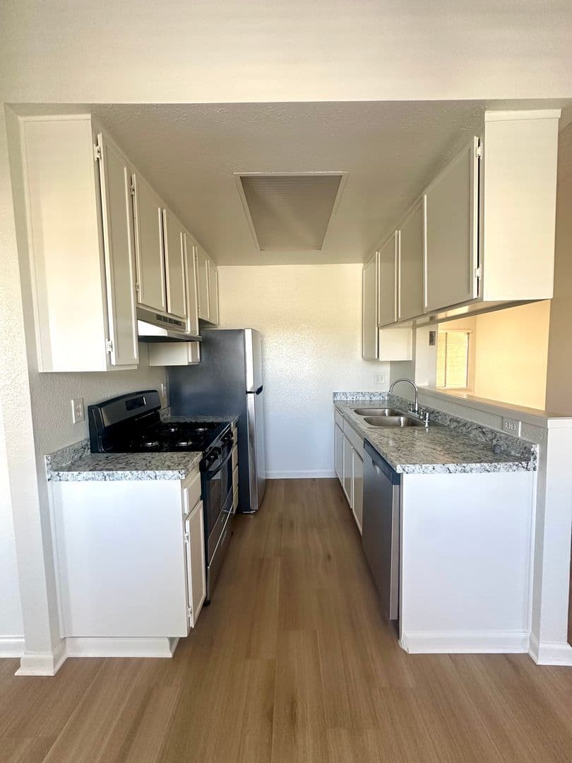 San Diego Apartment: 3175 Cauby St.