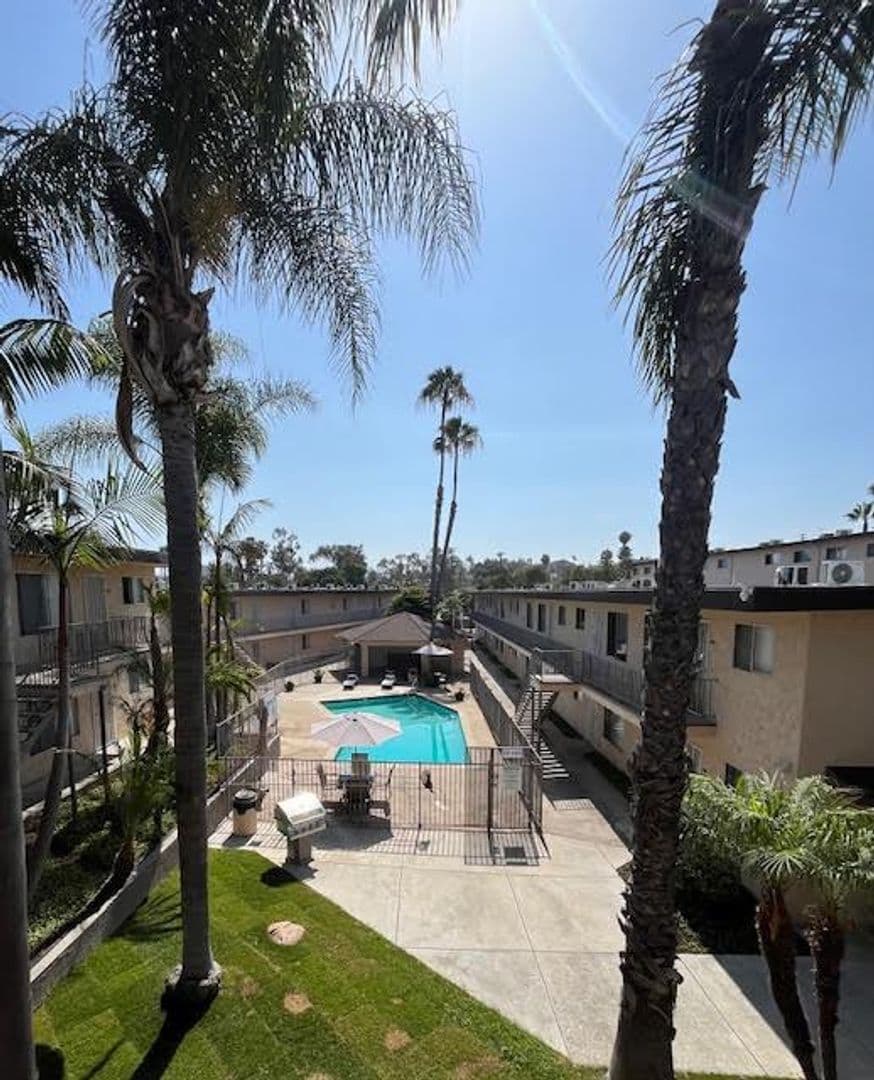 La Mesa Apartment: 7482 Mohawk Street