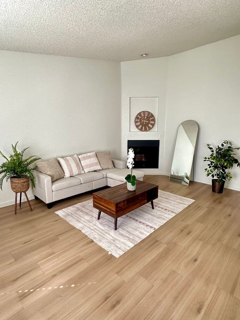 San Diego Apartment: 3175 Cauby St.