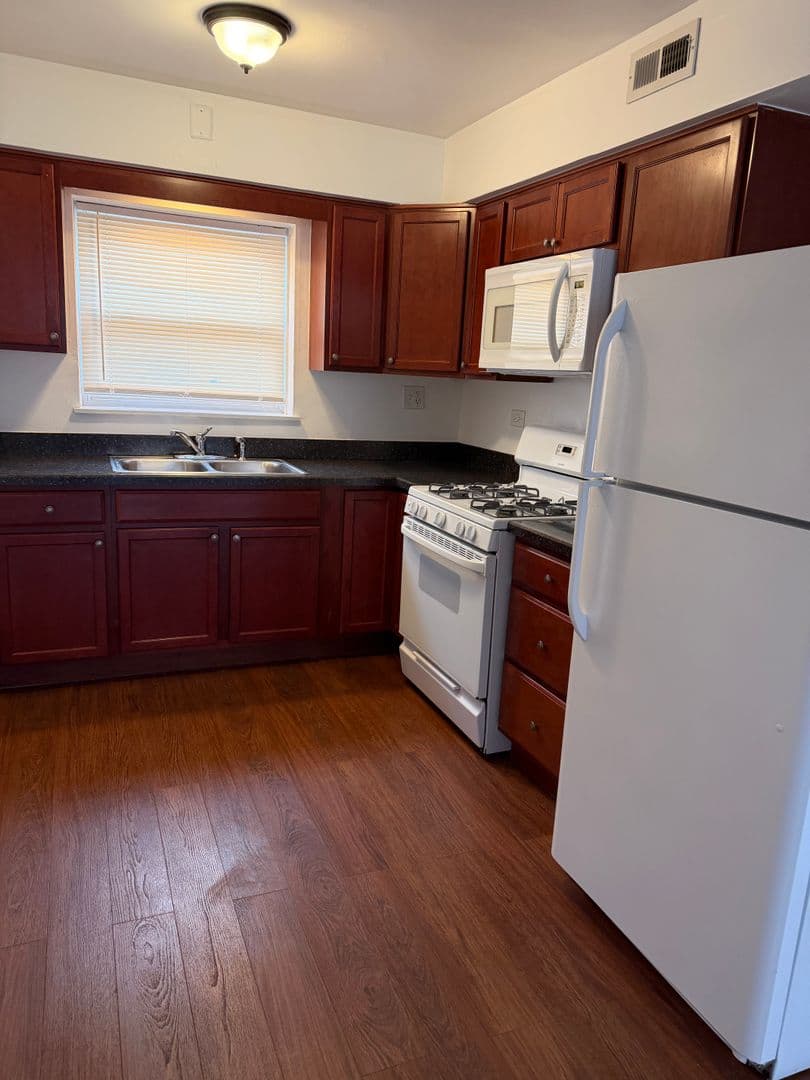 Park Ridge Apartment: 1710-16 Touhy Ave
