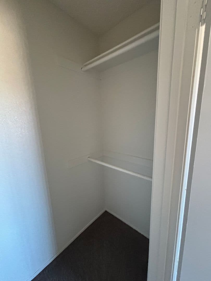 Fallbrook Apartment: 744 W Fallbrook St
