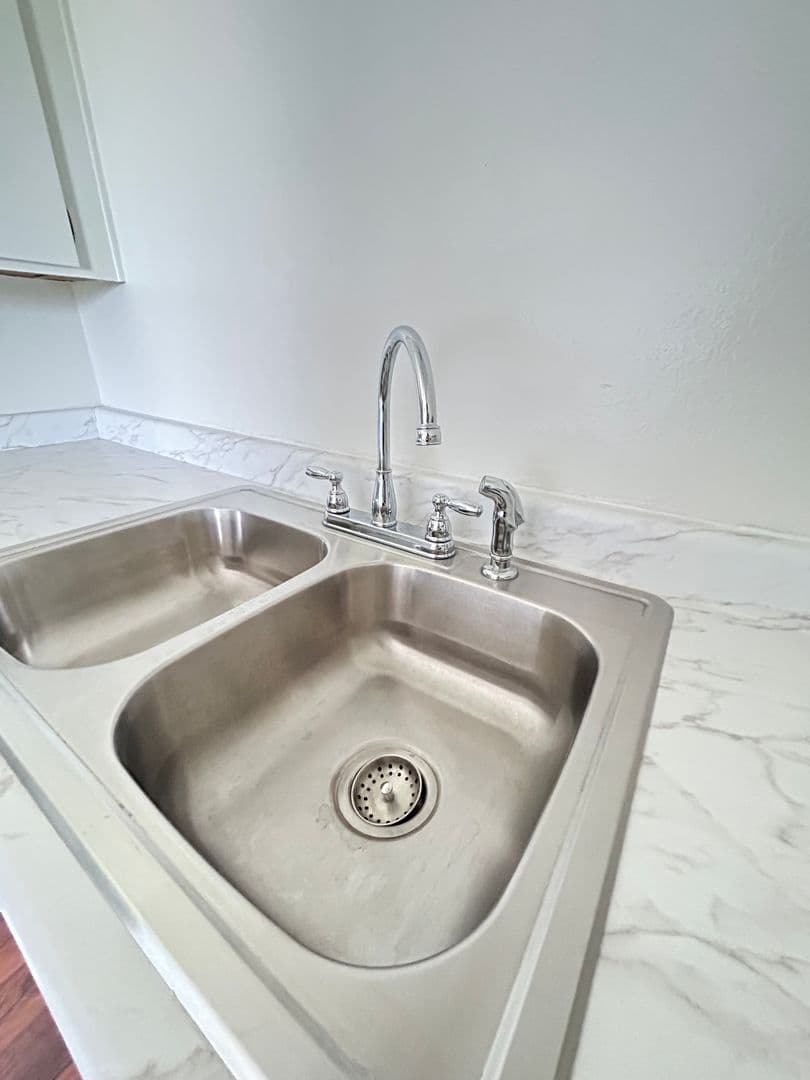 La Mesa Apartment: 7482 Mohawk Street