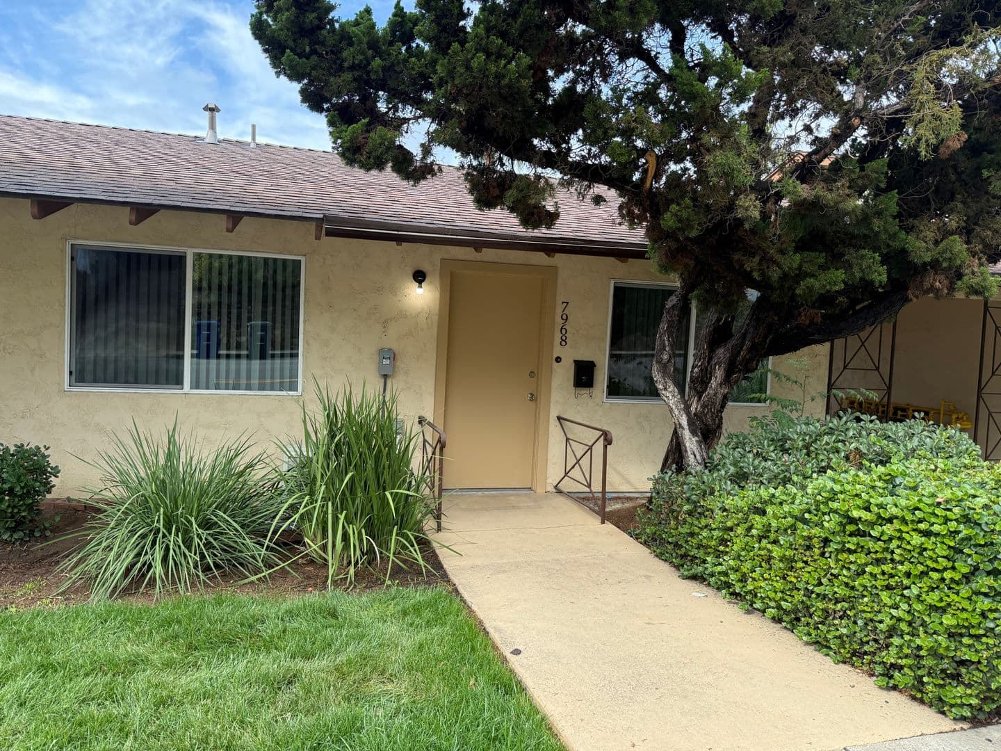 La Mesa Apartment: 7482 Mohawk Street