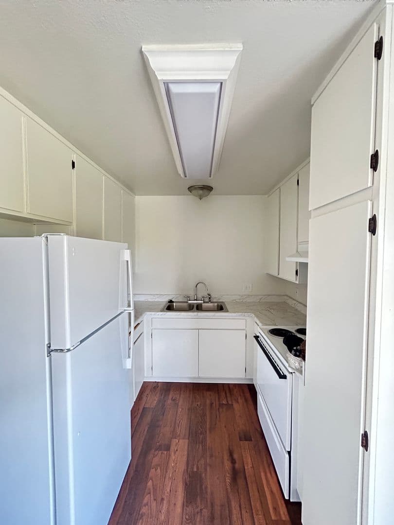 La Mesa Apartment: 7482 Mohawk Street