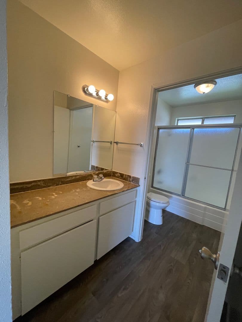 La Mesa Apartment: 7482 Mohawk Street