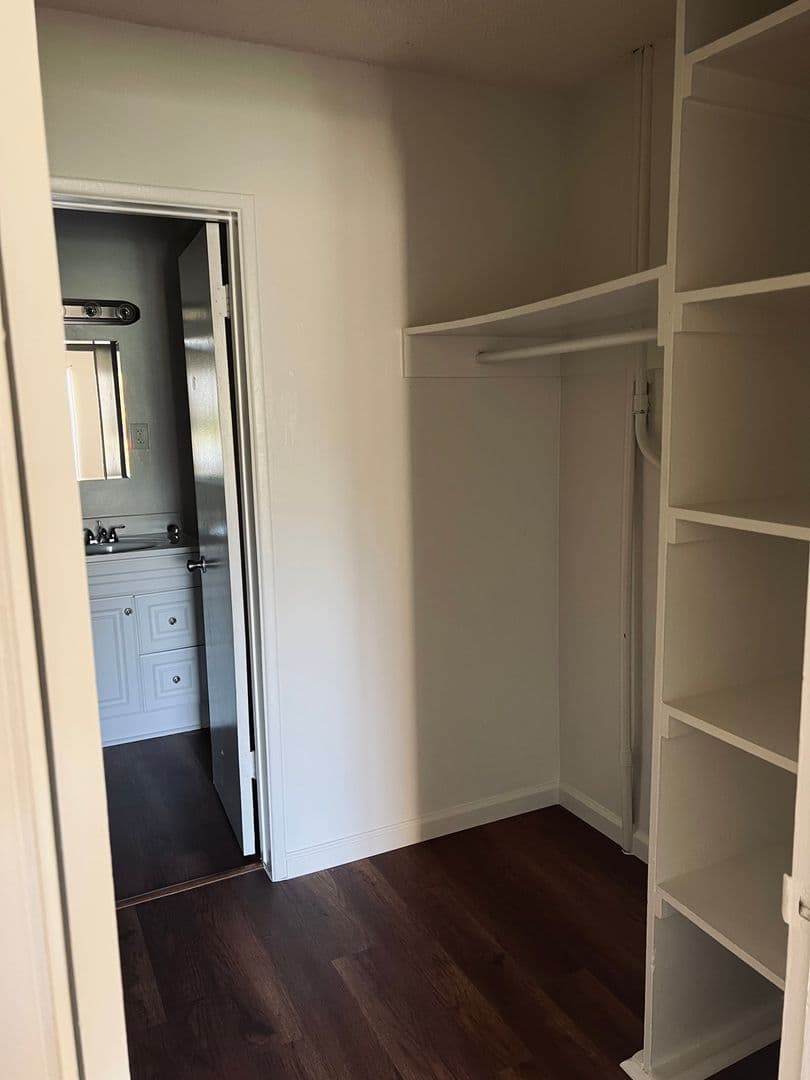 San Diego Apartment: 3175 Cauby St