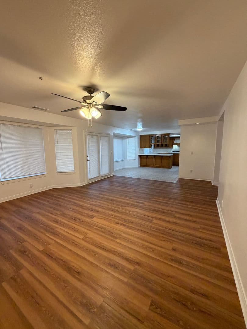 Victorville House: 18141 Country Glen Lane