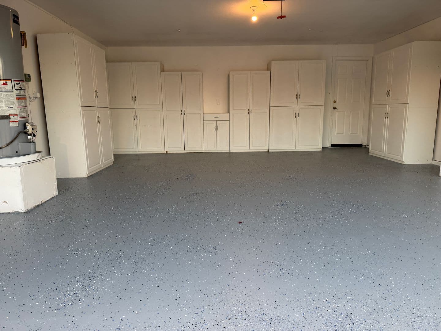 Victorville House: 18141 Country Glen Lane