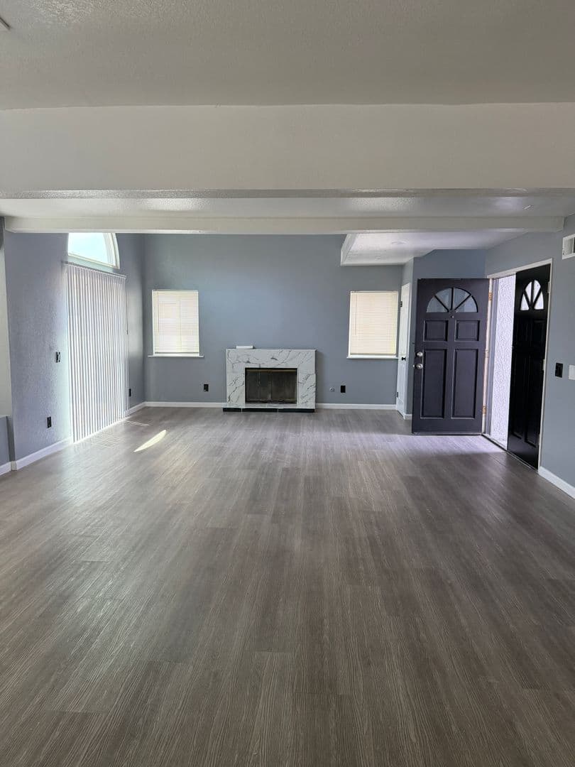 San Bernardino House: 1595 Sycamore Ln