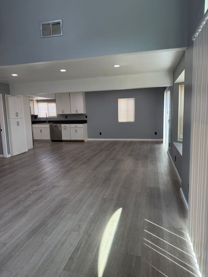 San Bernardino House: 1595 Sycamore Ln